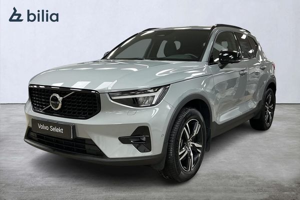 Volvo XC40 B3 FWD Bensin Plus Dark - 2025