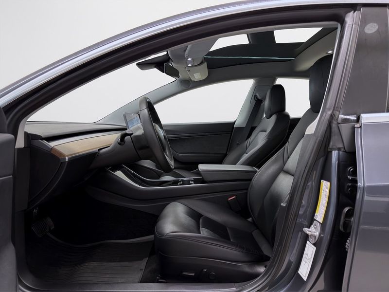 Tesla Model 3 bild 12