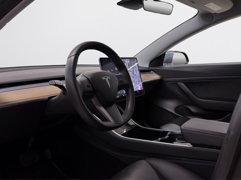 Tesla Model 3 bild 13