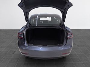 Tesla Model 3 bild 8