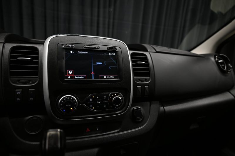 Nissan NV300 bild 23