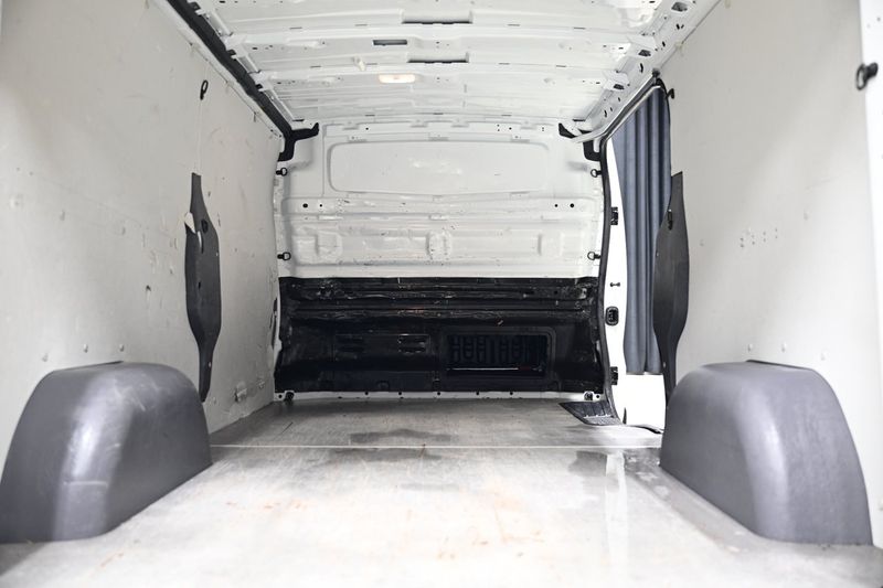 Nissan NV300 bild 12