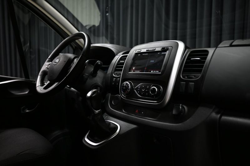 Nissan NV300 bild 26