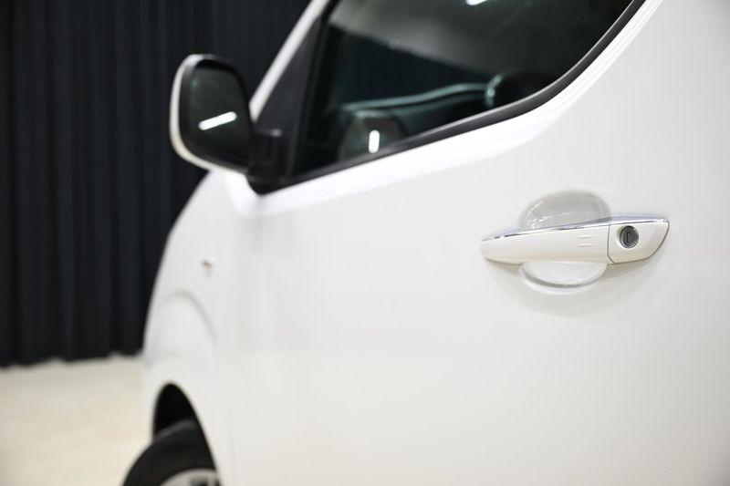 Opel Vivaro bild 17