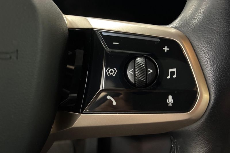 BMW iX bild 25