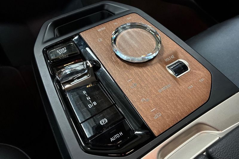 BMW iX bild 26