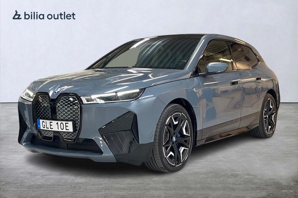BMW iX xDrive50 Sport Package 524hk Panorama Navi Drag MOMS - 2023