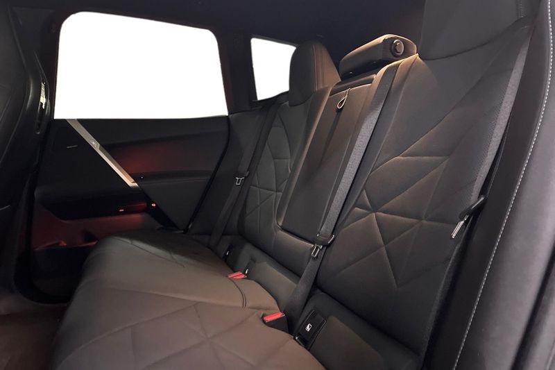 BMW iX bild 14
