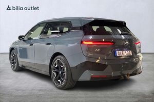 BMW iX bild 8