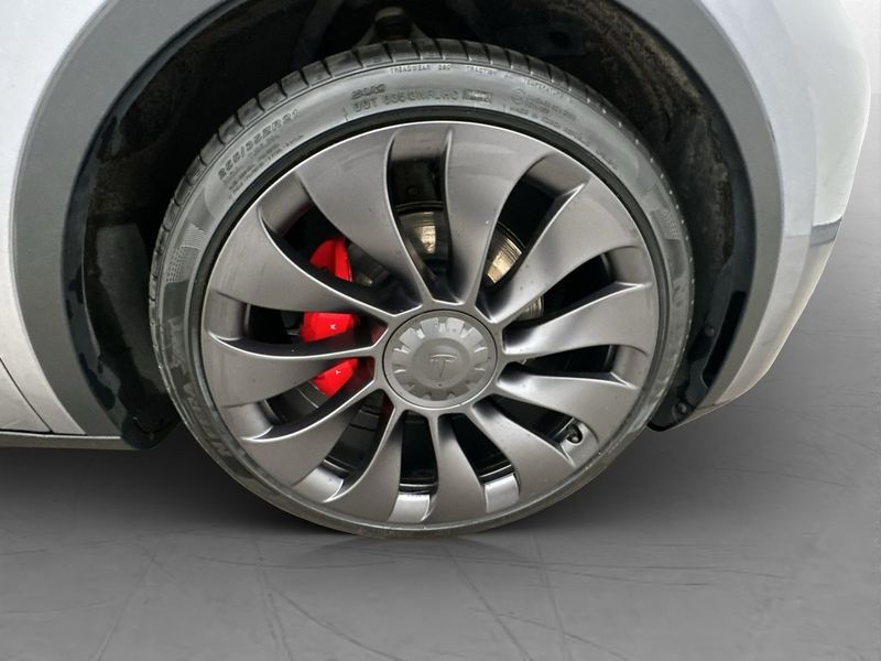 Tesla Model Y bild 35