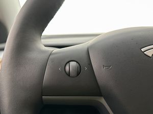 Tesla Model Y bild 20