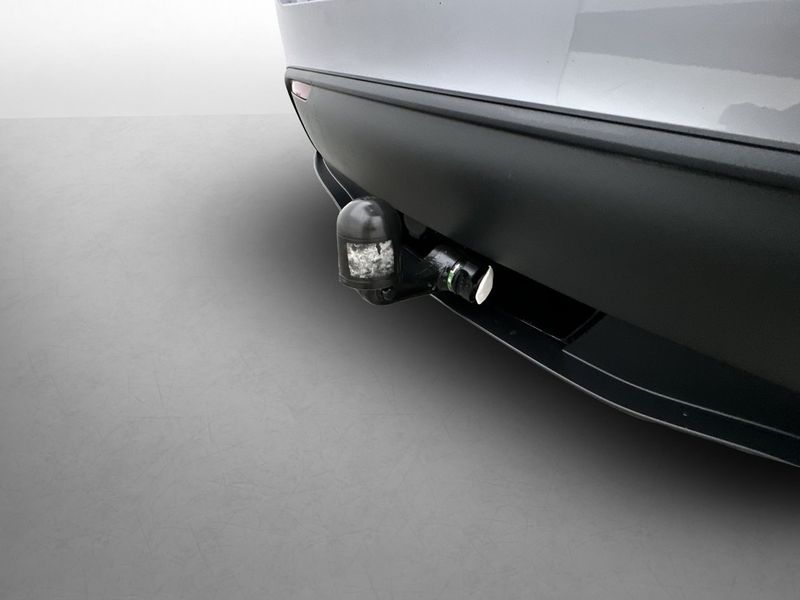 Tesla Model Y bild 11