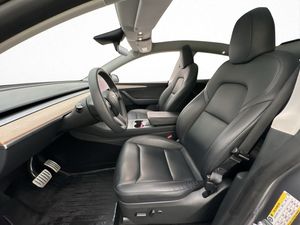 Tesla Model Y bild 13