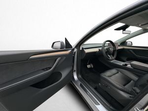 Tesla Model Y bild 12
