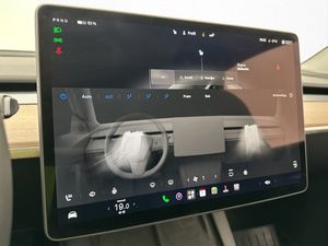 Tesla Model Y bild 26