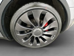 Tesla Model Y bild 33