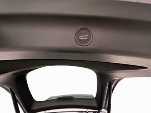 Tesla Model Y bild 31