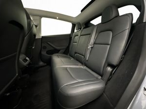 Tesla Model Y bild 18