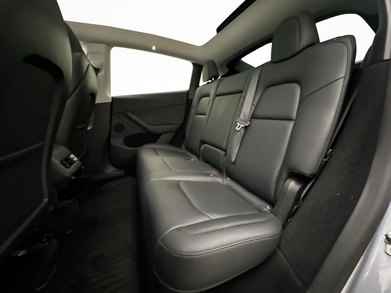 Tesla Model Y bild 18