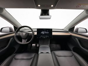 Tesla Model Y bild 14