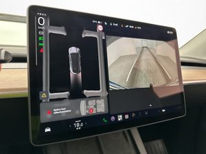 Tesla Model Y bild 24