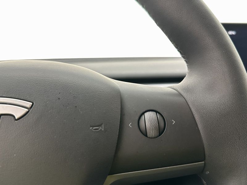 Tesla Model Y bild 21