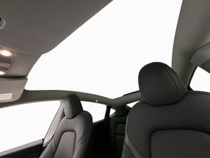 Tesla Model Y bild 19