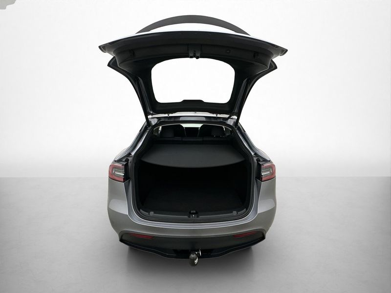 Tesla Model Y bild 30
