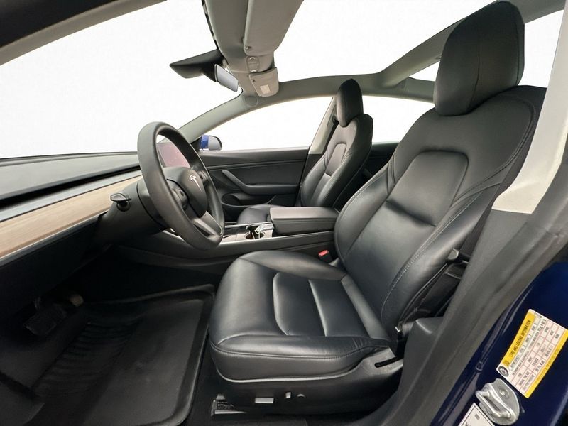Tesla Model 3 bild 13