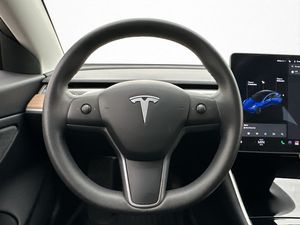 Tesla Model 3 bild 16