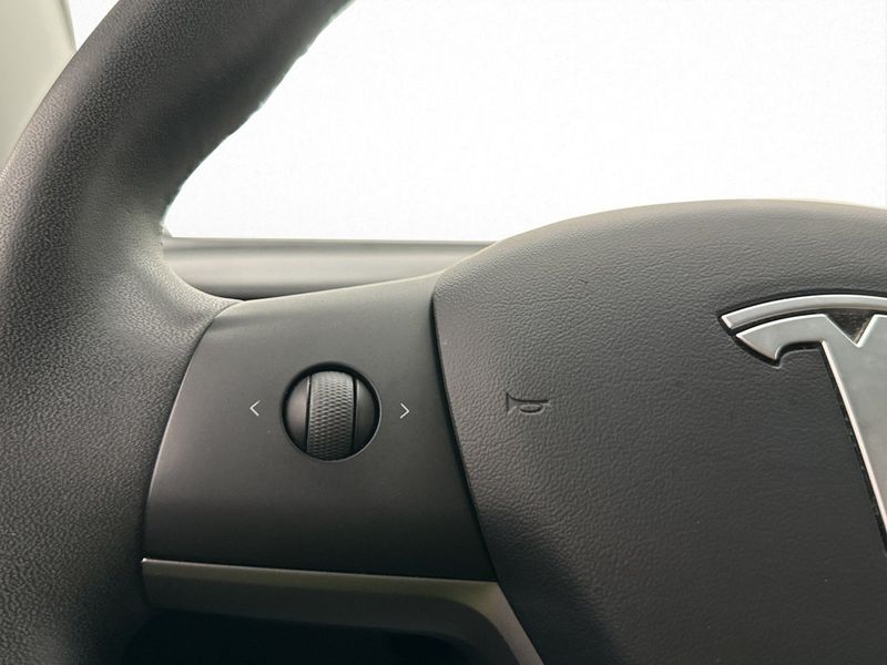 Tesla Model 3 bild 30