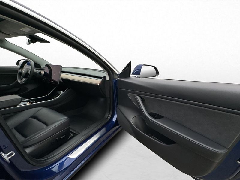 Tesla Model 3 bild 19