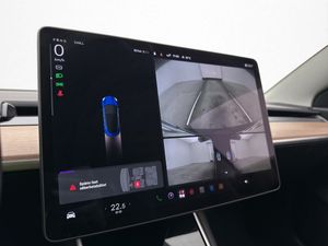 Tesla Model 3 bild 25