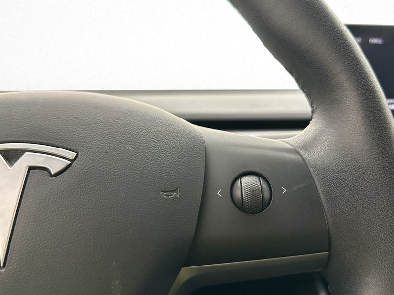 Tesla Model 3 bild 31