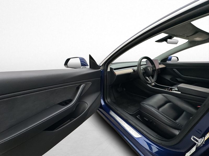 Tesla Model 3 bild 12