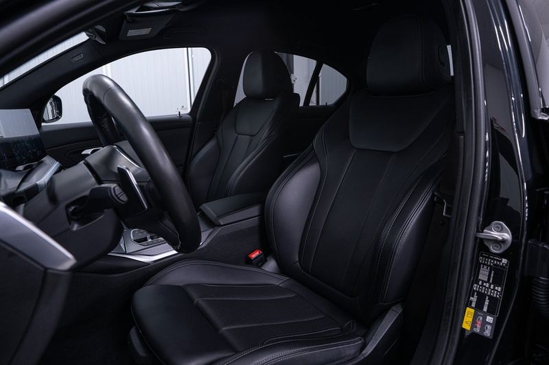 BMW 330 bild 12
