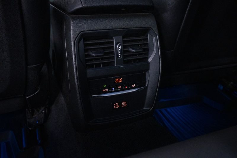 BMW 330 bild 14