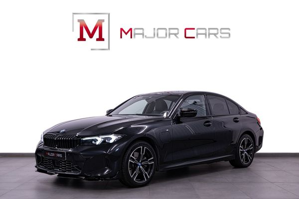 BMW 330 e xDrive M Sport Widescreen Skinn HiFi Ambient Drag 292hk - 2024