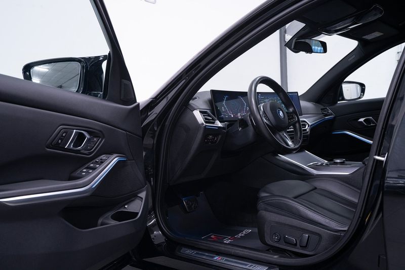 BMW 330 bild 8