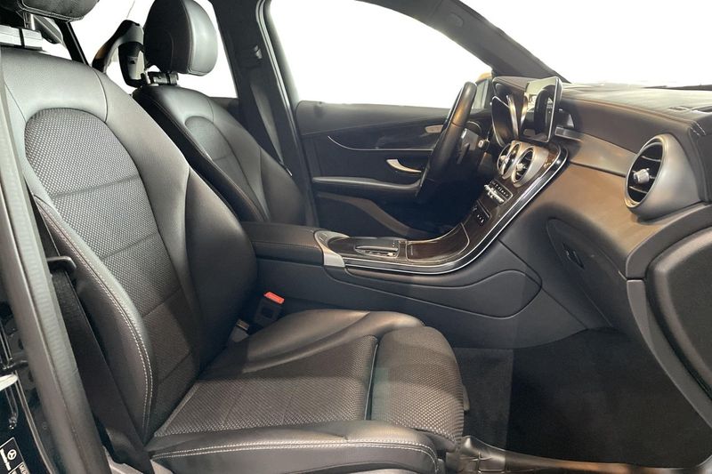 Mercedes GLC300 bild 14