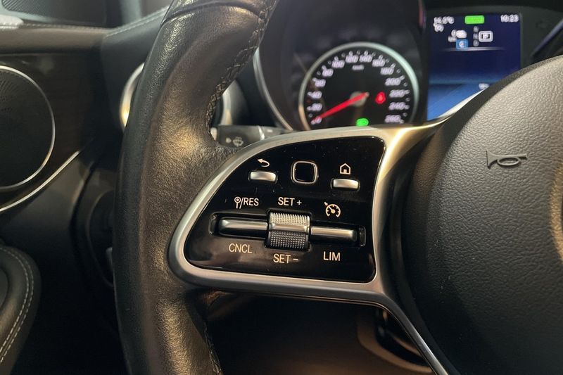 Mercedes GLC300 bild 19