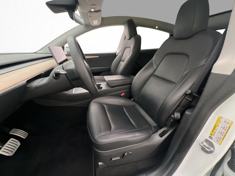 Tesla Model Y bild 12