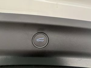 Tesla Model Y bild 32