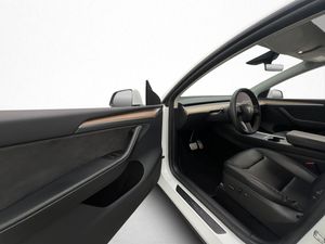 Tesla Model Y bild 11