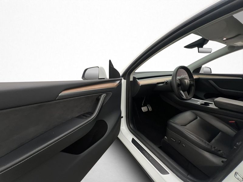 Tesla Model Y bild 11
