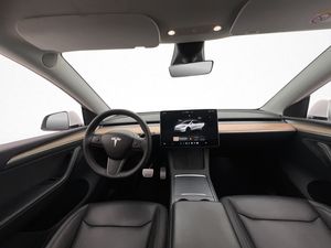 Tesla Model Y bild 25