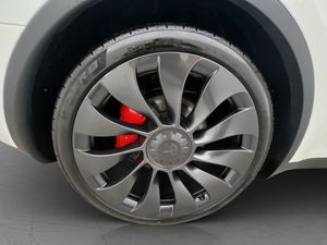 Tesla Model Y bild 34