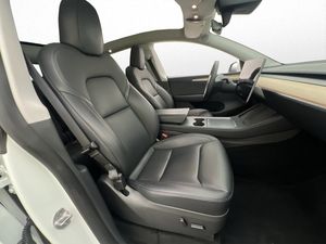 Tesla Model Y bild 26