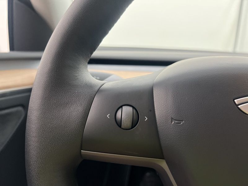 Tesla Model Y bild 14