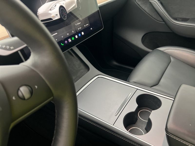 Tesla Model Y bild 24